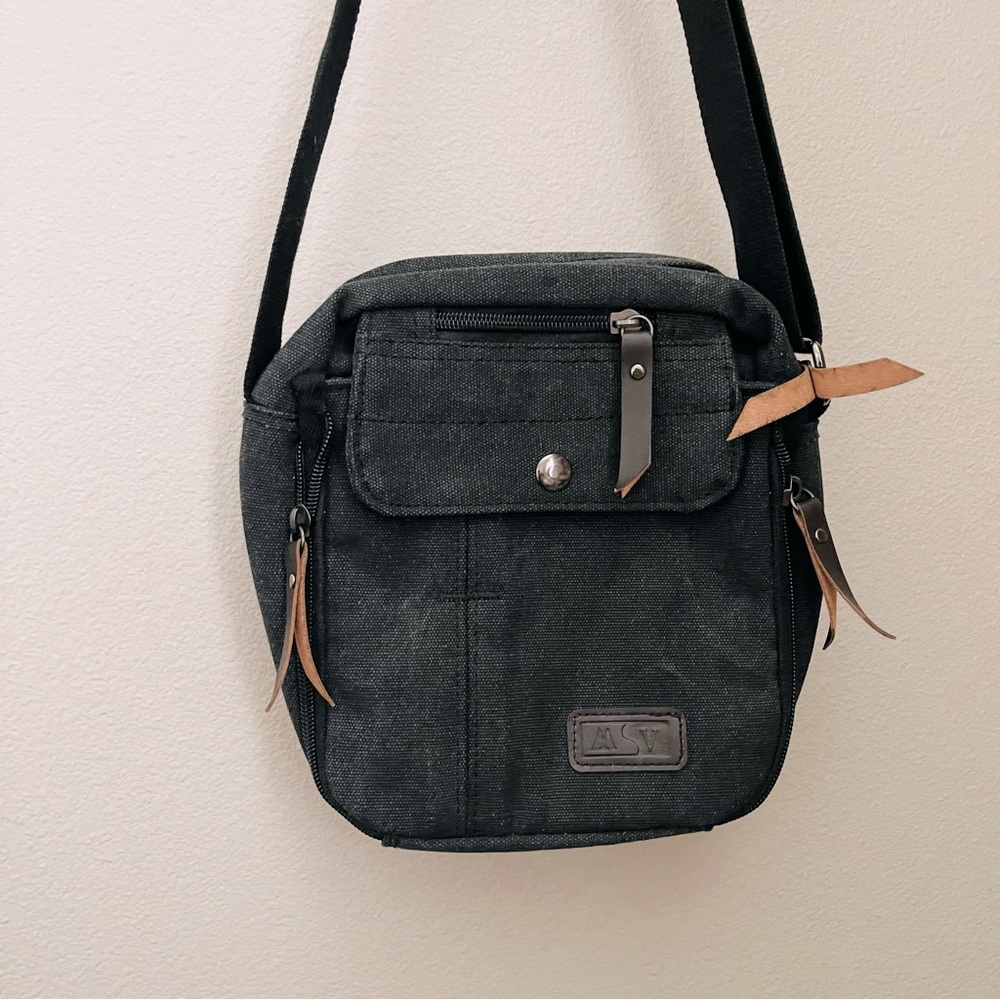 🌹 Stylish Crossbody Bag